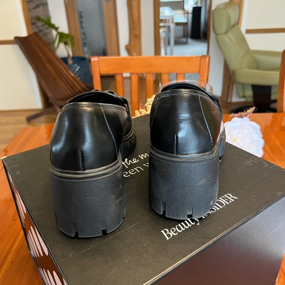 Torrid Faux Leather Lug Chunky Platform Heeled Slip On Black Loafers - Picture 4 of 9